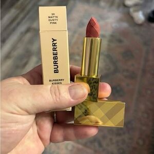 Burberry Kisses Matte Lipstick — Matte Dusty Pink (39)